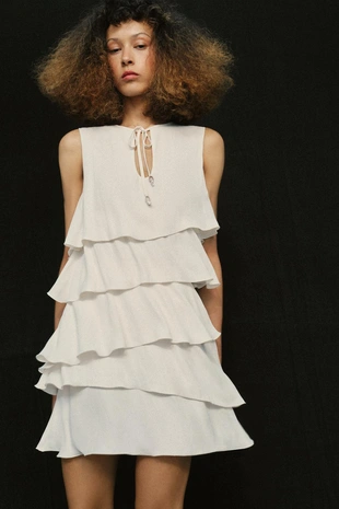 Короткое платье с воланами- Заказать в России