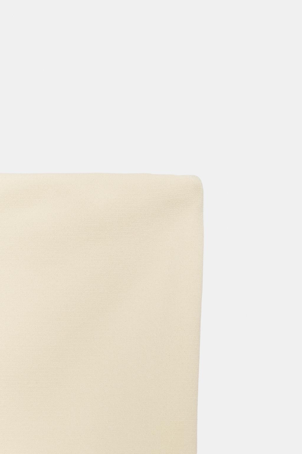 ЭЛАСТИЧНОЕ ПЛАТЬЕ БЕЗ БРЕТЕЛЕЙ