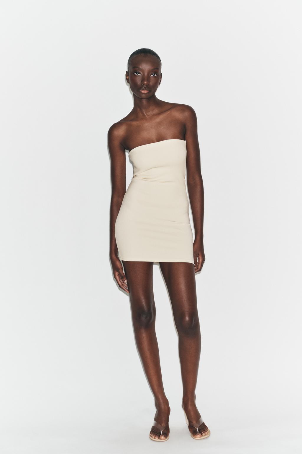 ЭЛАСТИЧНОЕ ПЛАТЬЕ БЕЗ БРЕТЕЛЕЙ