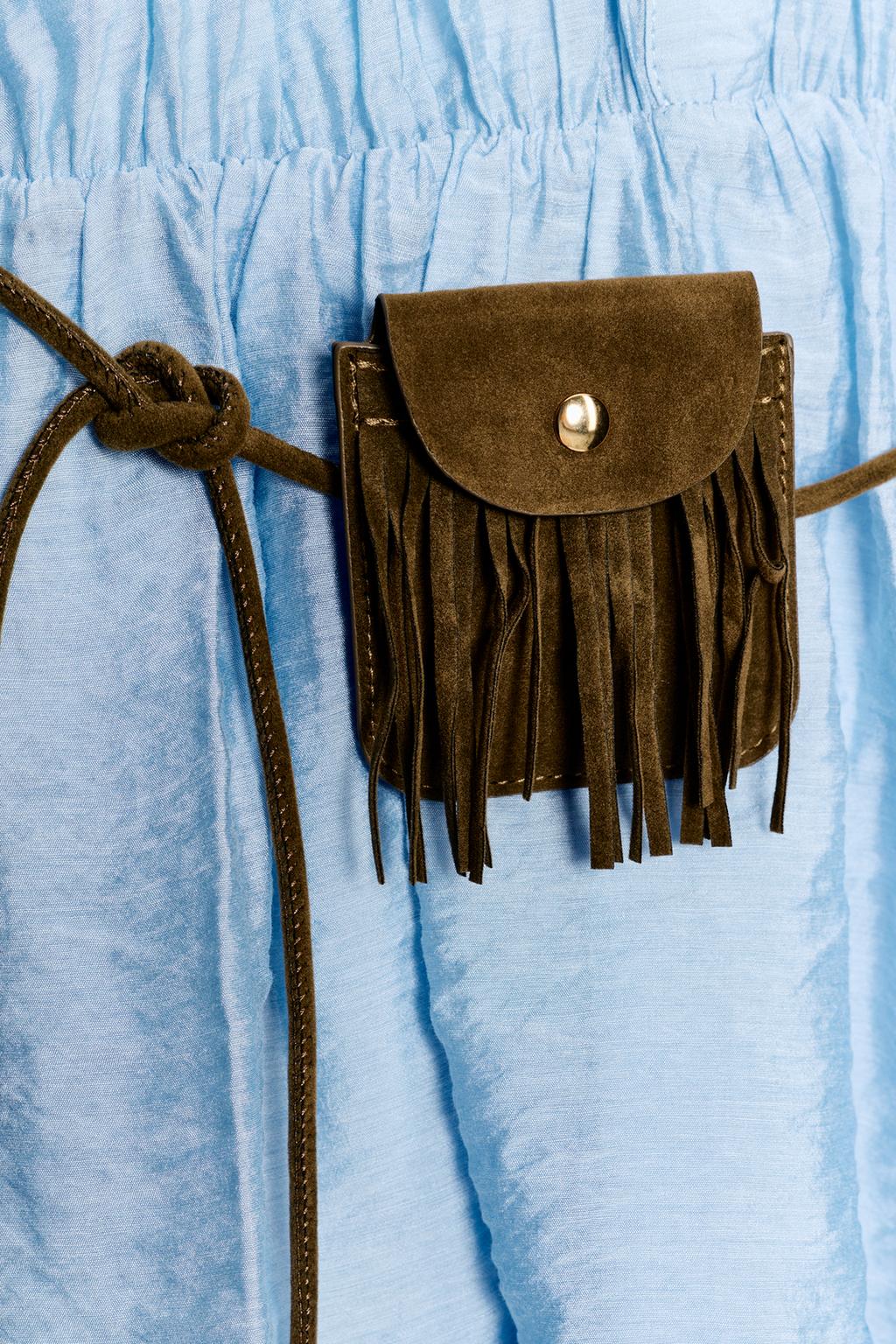 КОРОТКОЕ ПЛАТЬЕ С ПОЯСОМ И КАРМАНОМ