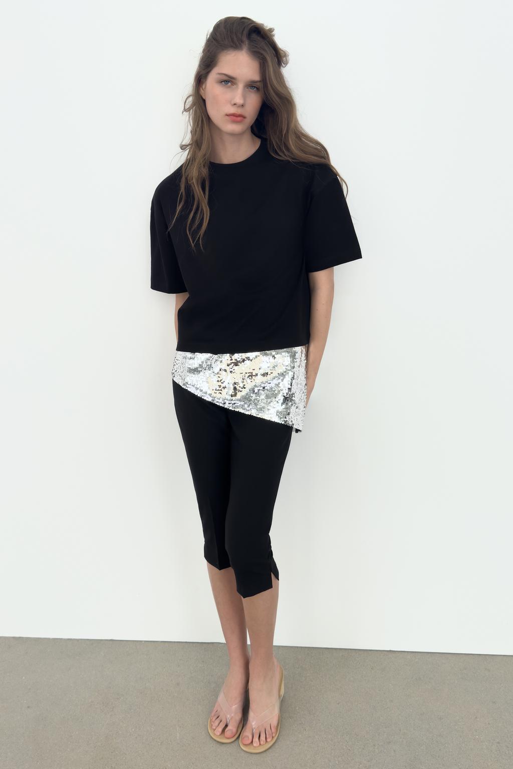 АСИММЕТРИЧНАЯ ФУТБОЛКА С ПАЙЕТКАМИ