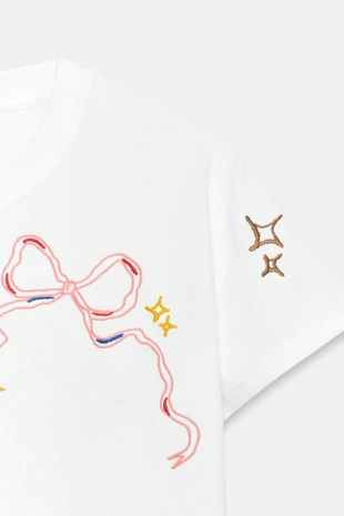 Футболка с контрастной вышивкой- Заказать в России