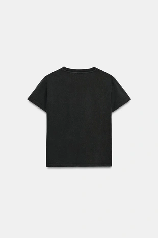 Футболка с эффектом потертости и карманом- Заказать в России