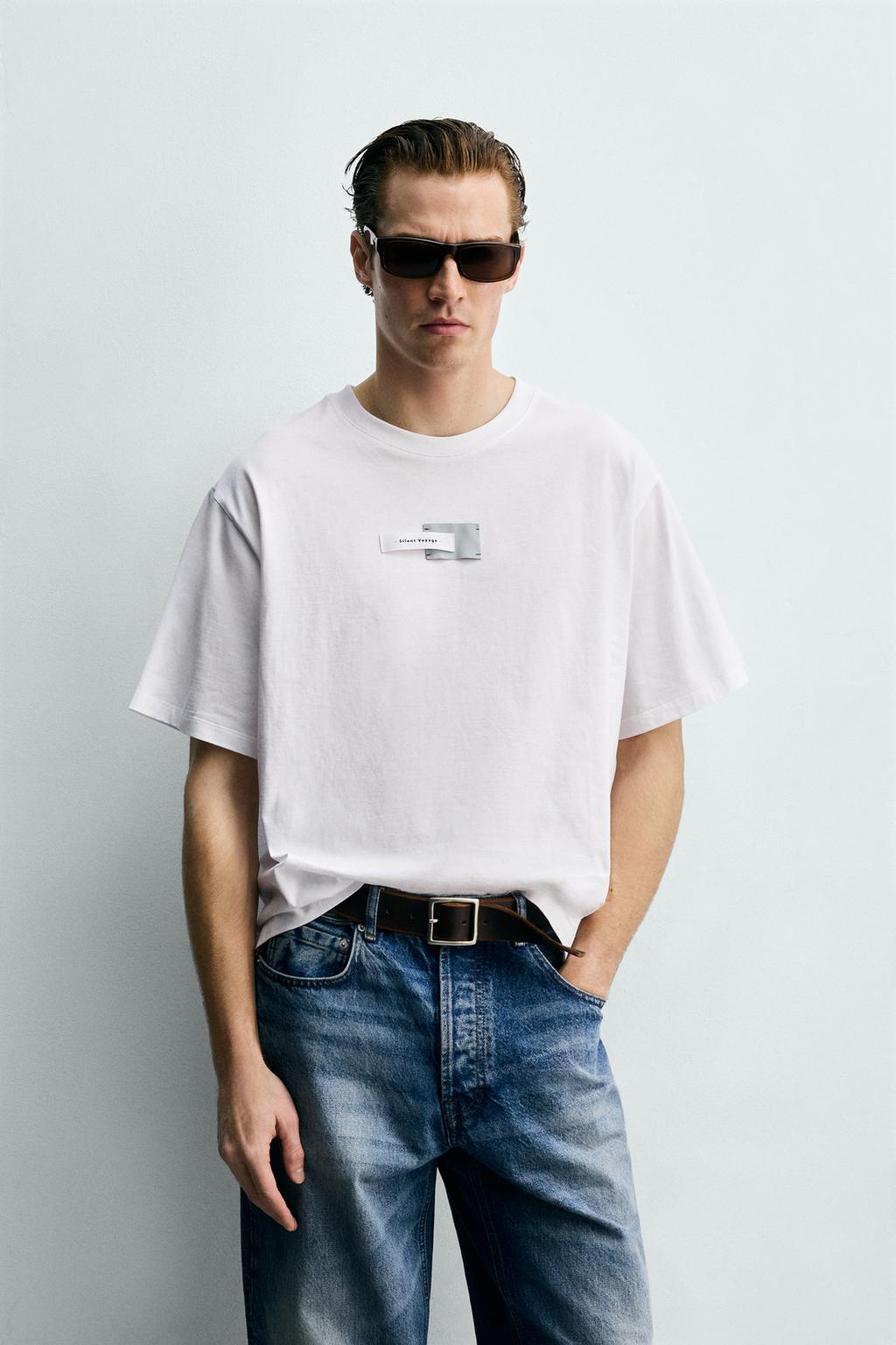 ФУТБОЛКА BOXY FIT С НАШИВКАМИ