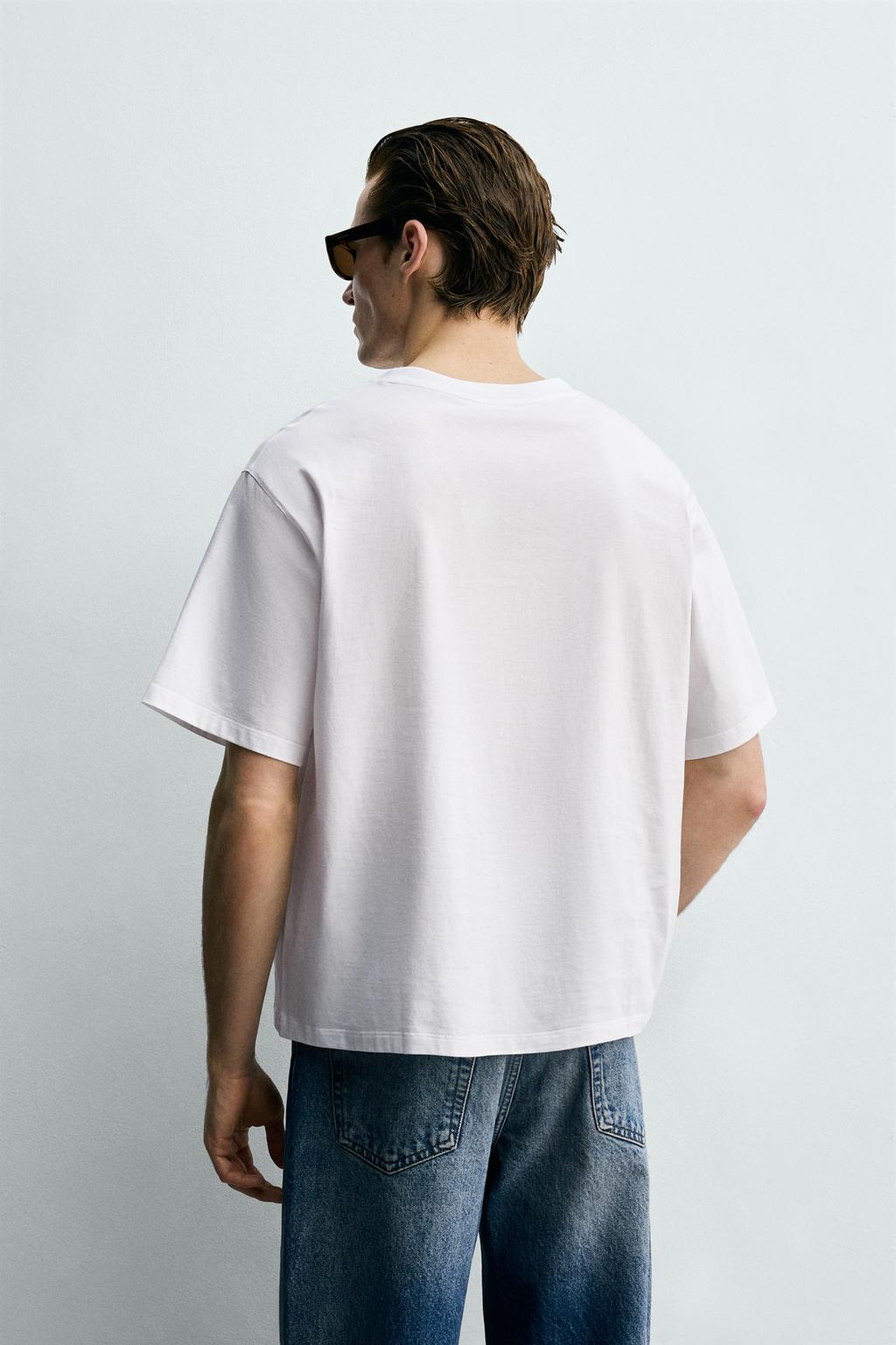 ФУТБОЛКА BOXY FIT С НАШИВКАМИ