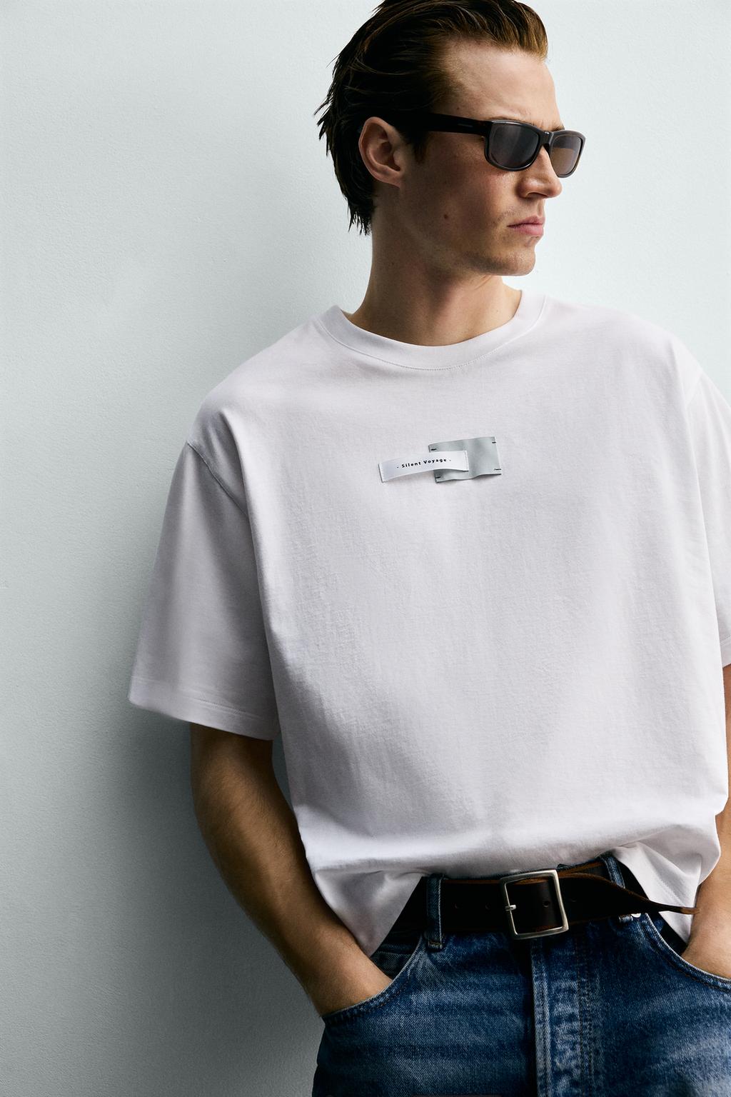 ФУТБОЛКА BOXY FIT С НАШИВКАМИ