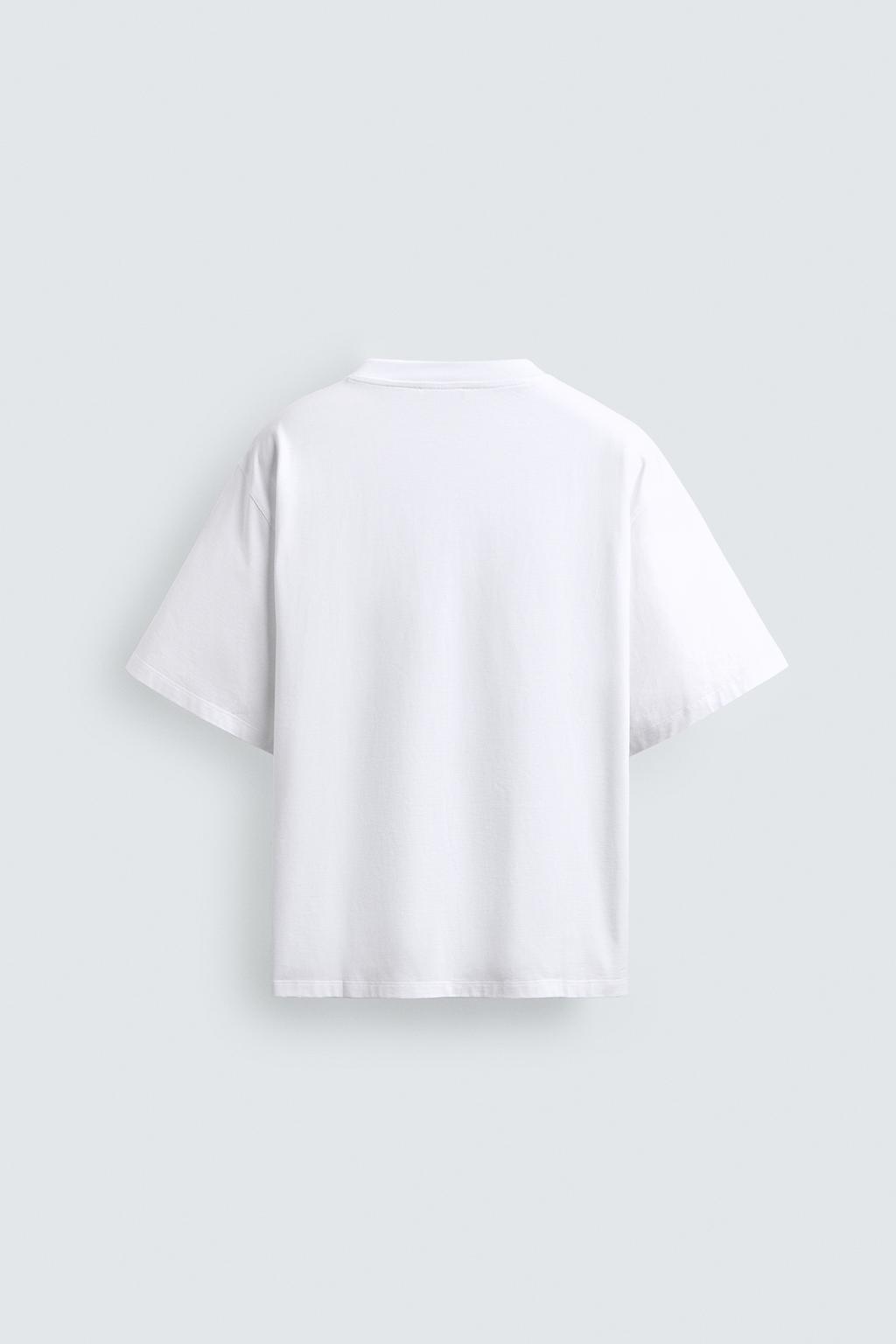 ФУТБОЛКА BOXY FIT С НАШИВКАМИ