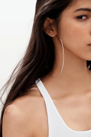 Тонкие серьги-кольца макси- Заказать в России