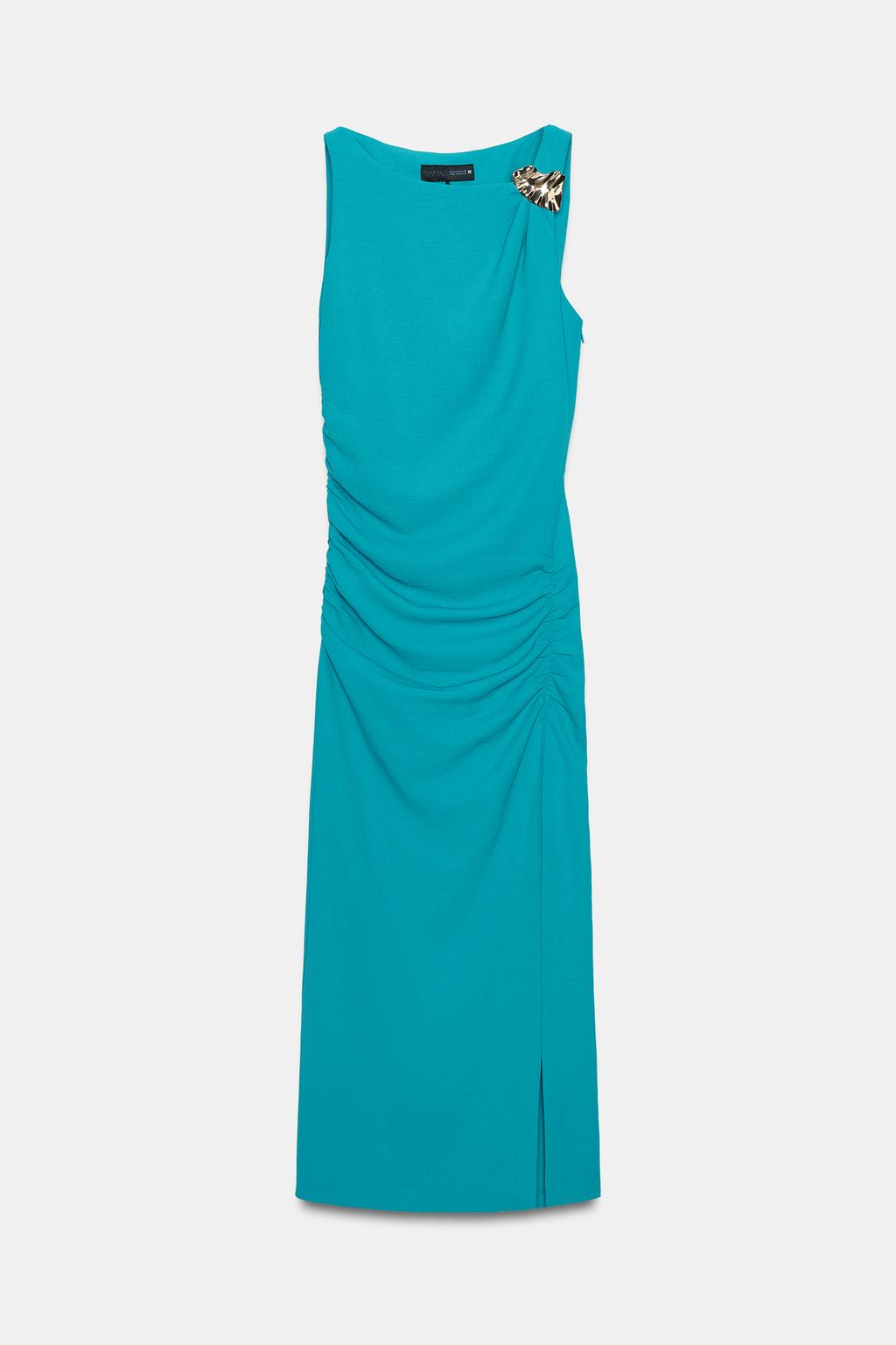 ПЛАТЬЕ МИДИ СО СБОРКАМИ И ЗОЛОТИСТОЙ ДЕТАЛЬЮ