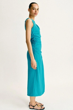 Платье миди со сборками и золотистой деталью- Заказать в России