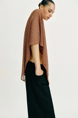 Накидка асимметричного кроя с блестящей нитью