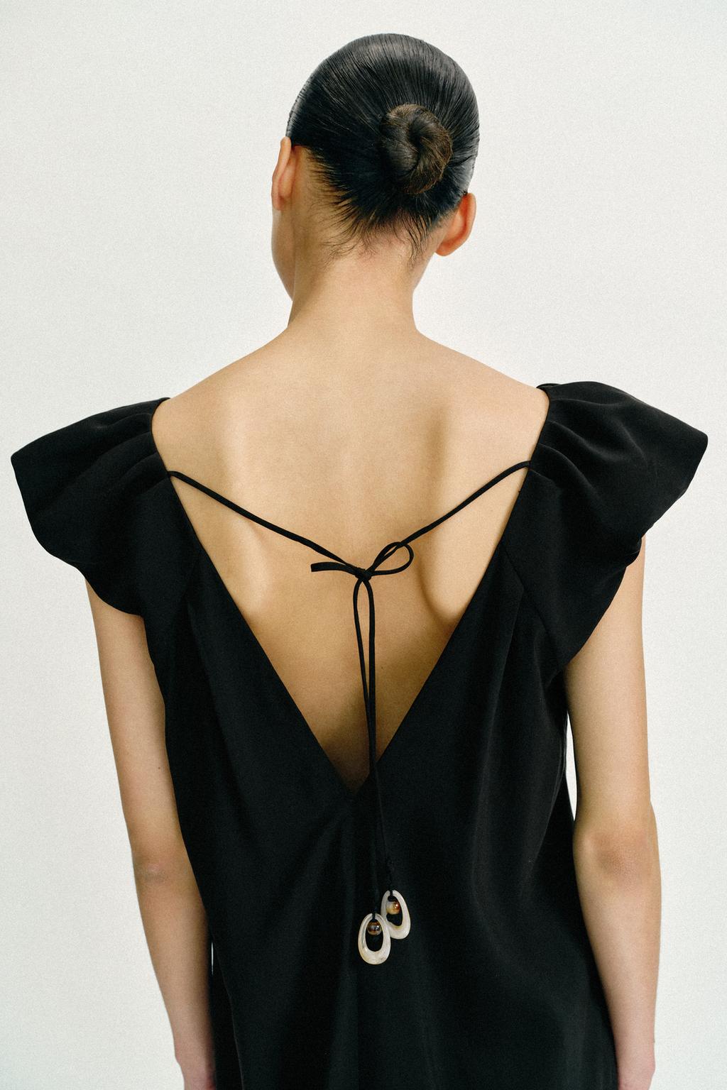 ДЛИННОЕ ПЛАТЬЕ С ОБЪЕМНЫМИ РУКАВАМИ