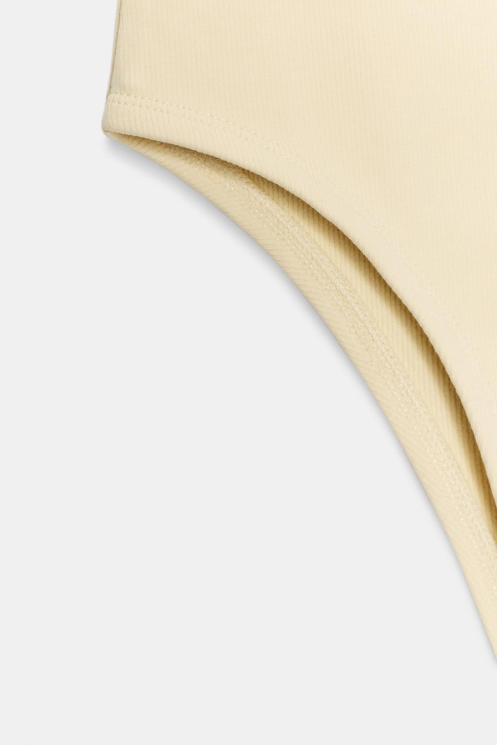 БОДИ С КОНТРАСТНОЙ ОТДЕЛКОЙ