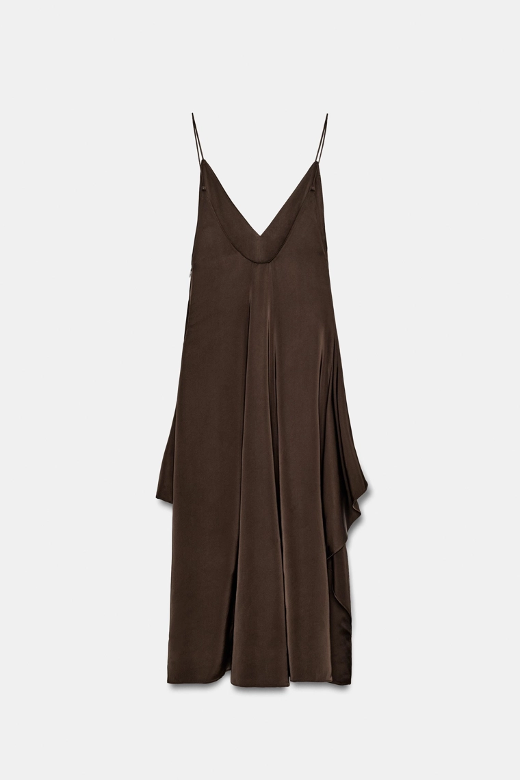 Платье с асимметричным оборками