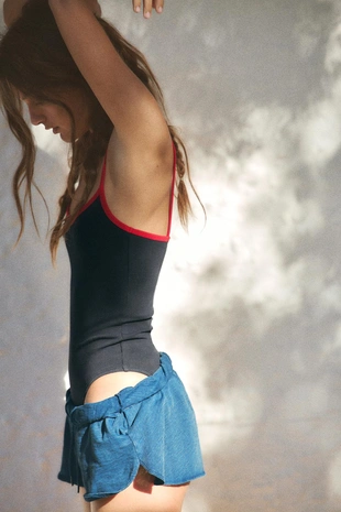 Боди с контрастной отделкой