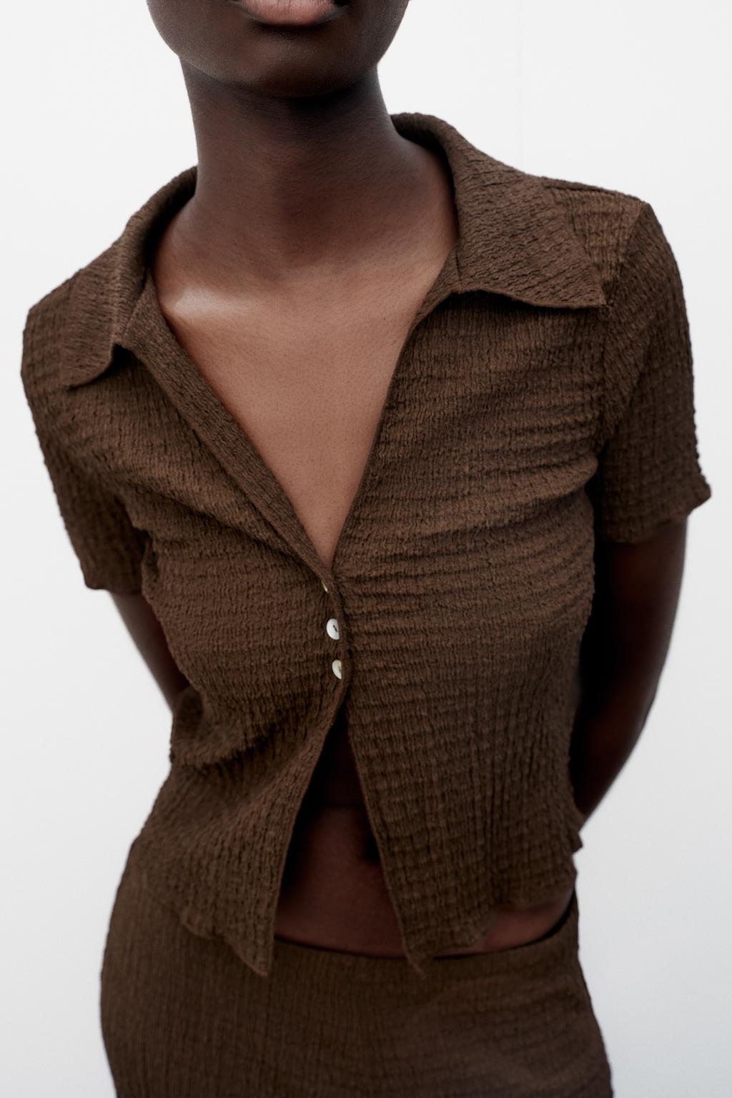 УКОРОЧЕННЫЙ ЖАКЕТ ИЗ РЕЛЬЕФНОЙ ТКАНИ