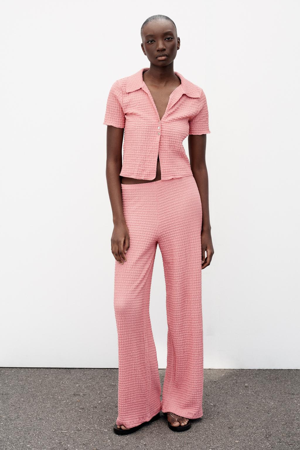 УКОРОЧЕННЫЙ ЖАКЕТ ИЗ РЕЛЬЕФНОЙ ТКАНИ