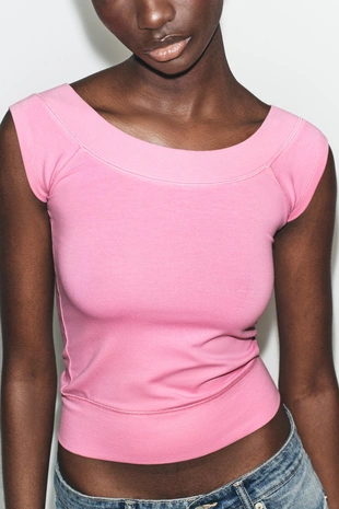 Топ с вырезом «лодочка»