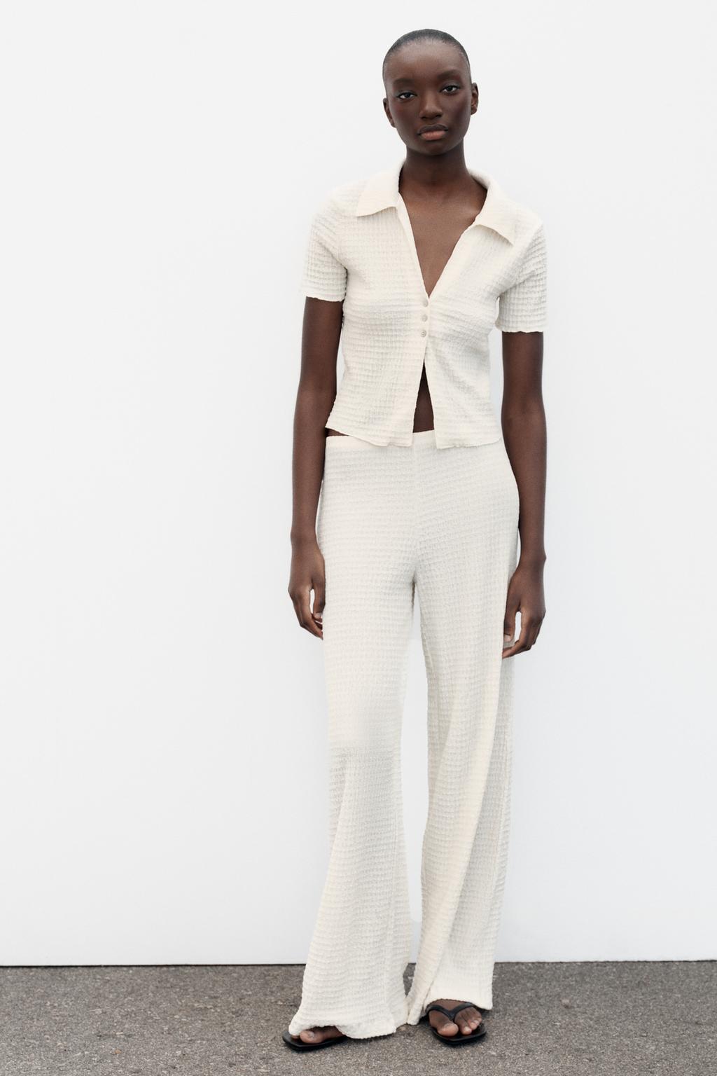 УКОРОЧЕННЫЙ ЖАКЕТ ИЗ РЕЛЬЕФНОЙ ТКАНИ