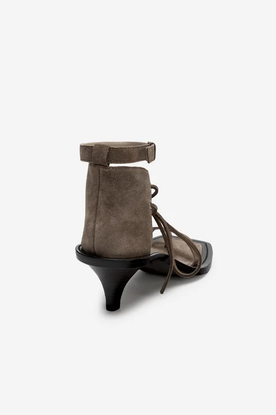 БОСОНОЖКИ НА КАБЛУКЕ ИЗ КОЖИ - THE ITEM ZARA WOMAN
