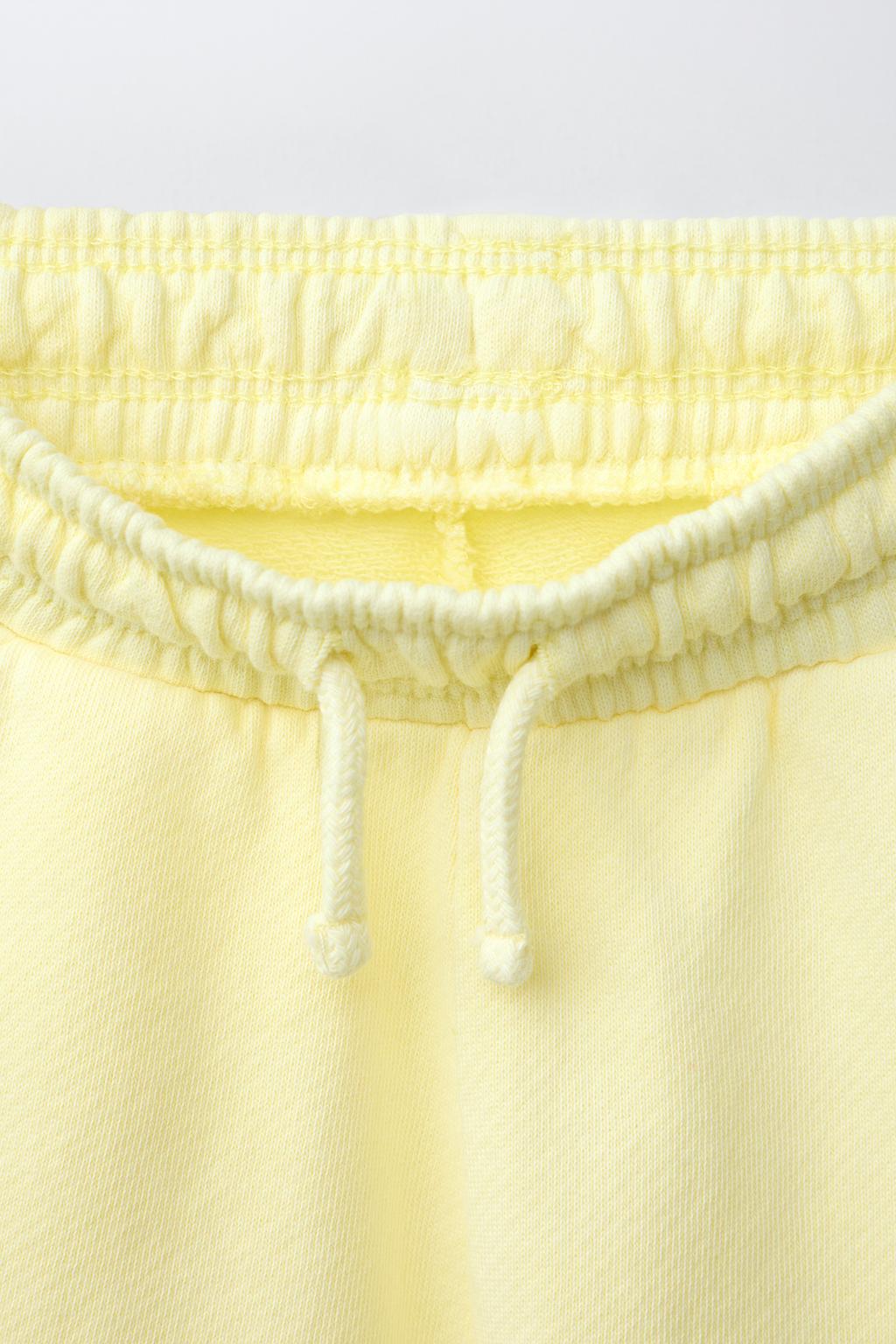 ШОРТЫ ИЗ МЯГКОЙ ТКАНИ С ОКРАШИВАНИЕМ И ВЫШИВКОЙ