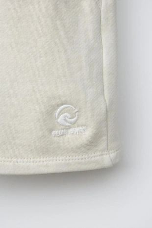 Шорты из мягкой ткани с окрашиванием и вышивкой