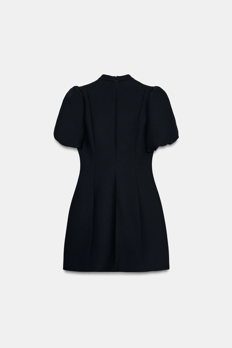 Платье с короткими накалившимися рукавами