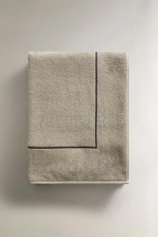 Пляжное полотенце с простой отделкой- Заказать в России