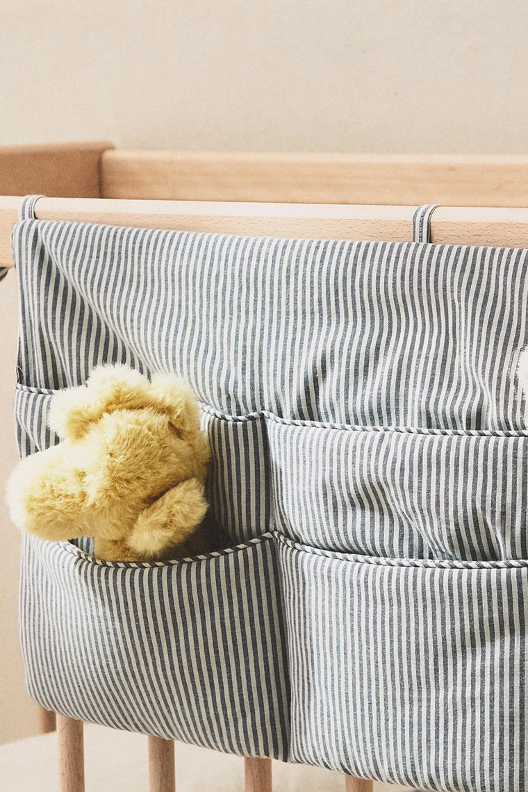 Полосатый органайзер для детской кроватки из хлопка