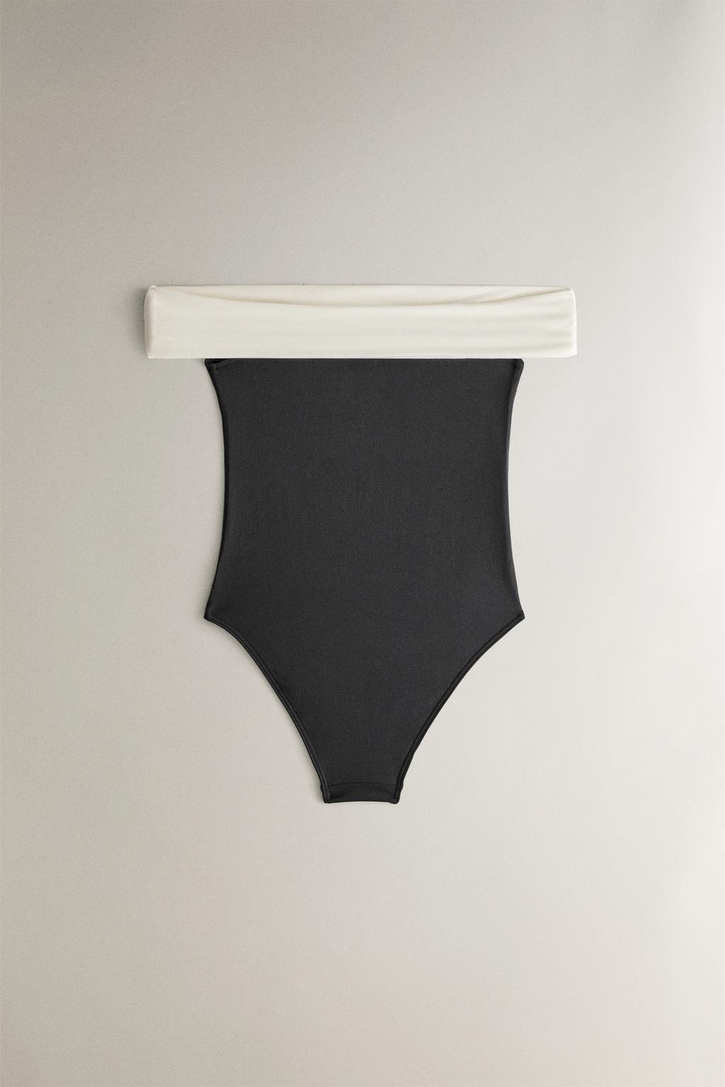 Купальник с открытыми плечами