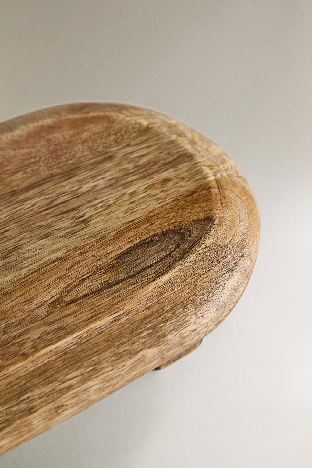 Деревянная разделочная доска с ножками