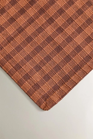 Набор клетчатых салфеток с контрастной стежкой (набор из 2)