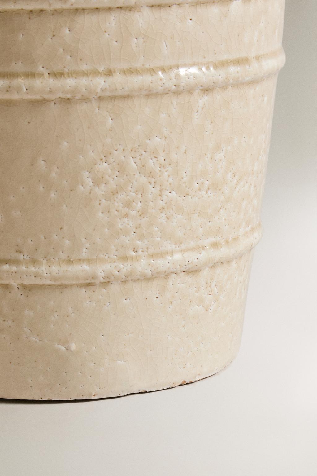 Керамический горшок для сада