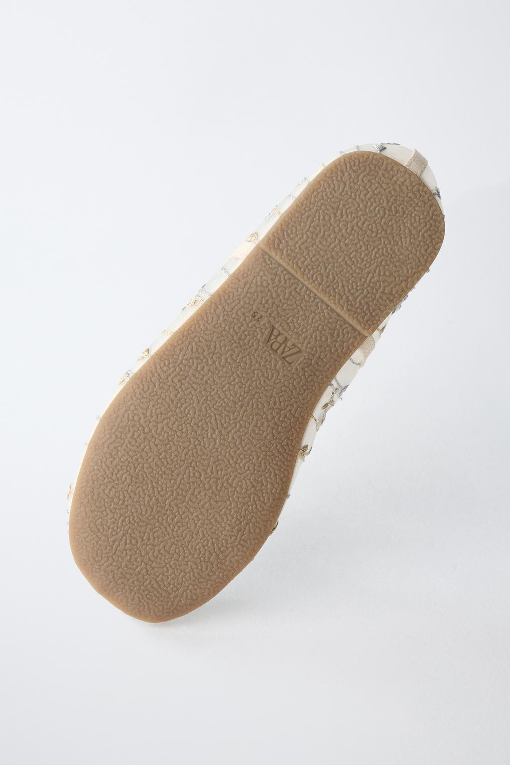 Туфли-балетки с вышивкой