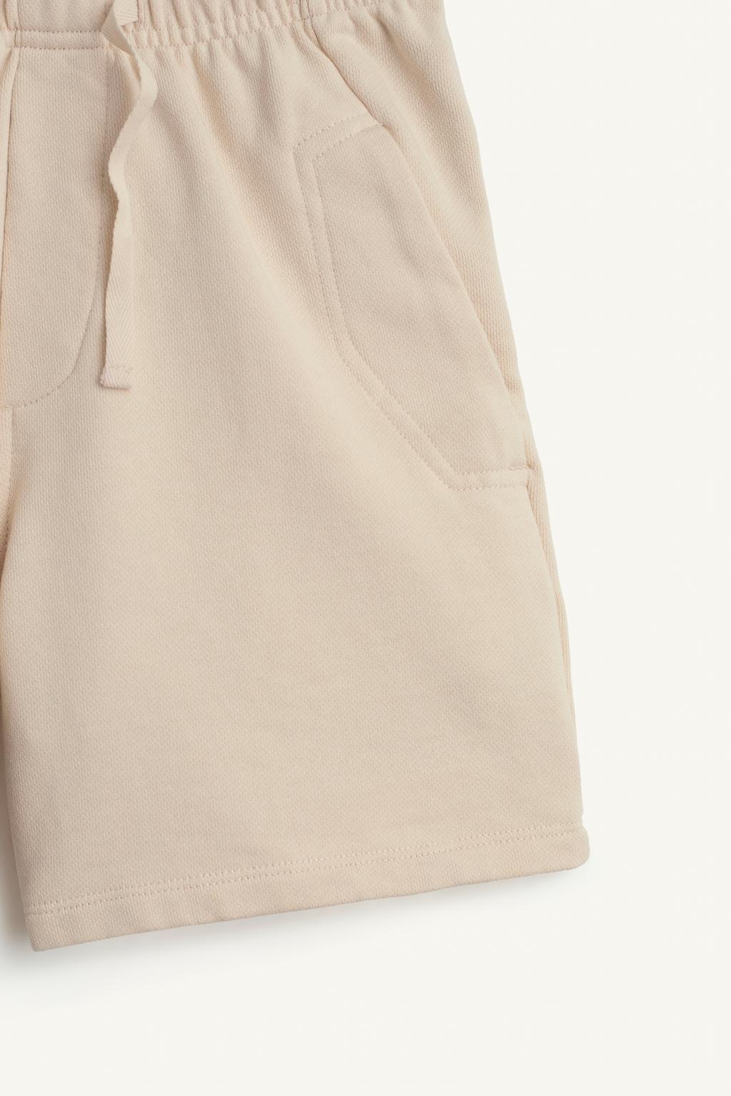 Пушистые бермуды с эластичным поясом