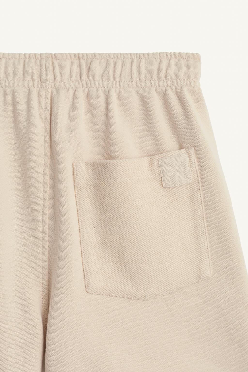 Пушистые бермуды с эластичным поясом