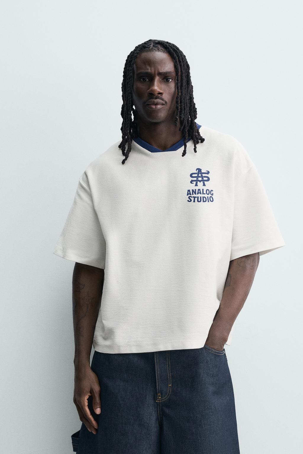 ТОЛСТОВКА СВОБОДНОГО КРОЯ С КОНТРАСТНЫМ ПРИНТОМ