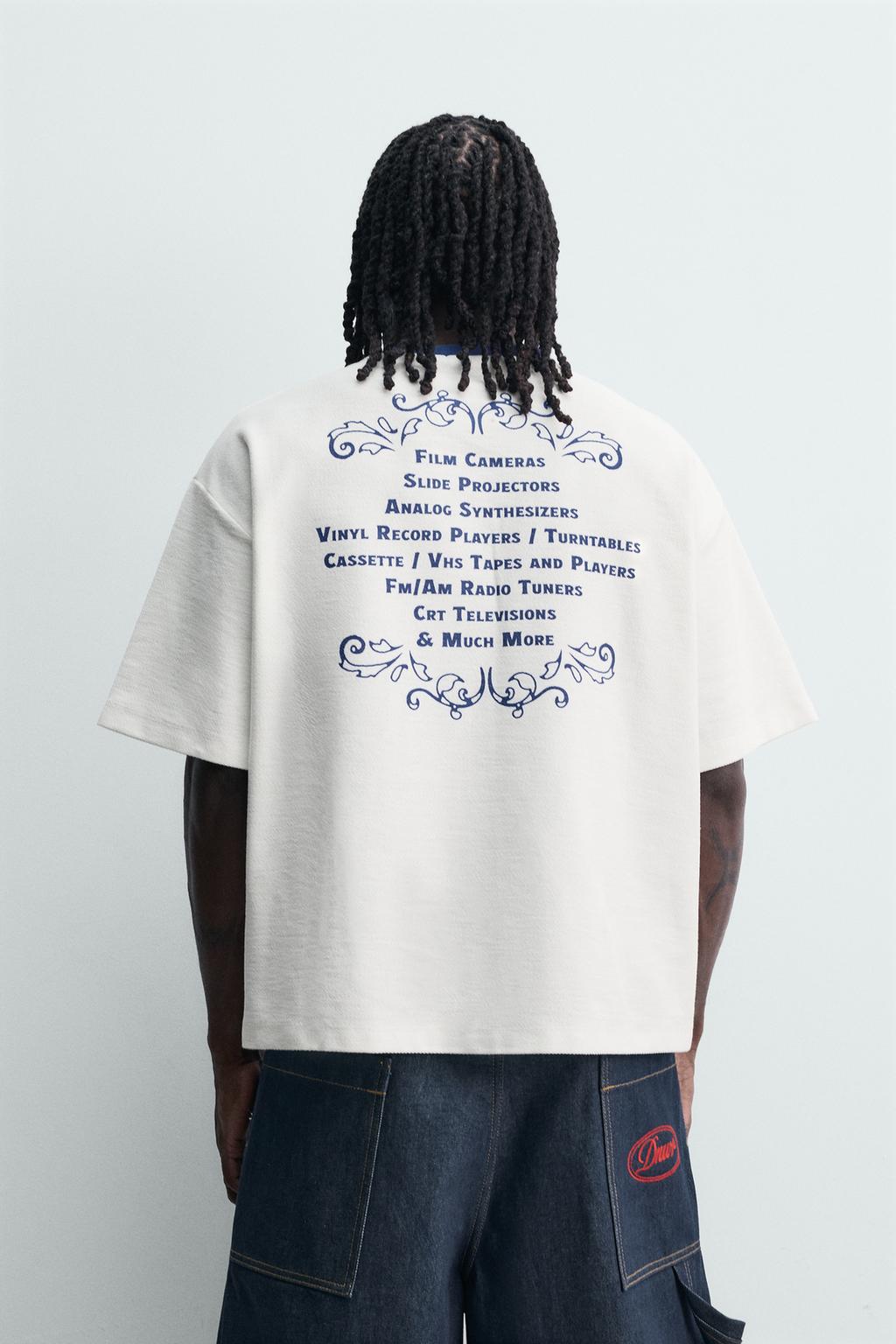 ТОЛСТОВКА СВОБОДНОГО КРОЯ С КОНТРАСТНЫМ ПРИНТОМ