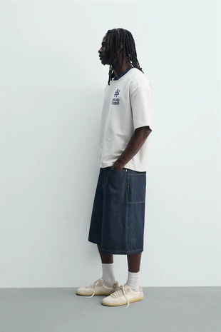 Толстовка свободного кроя с контрастным принтом- Заказать в России