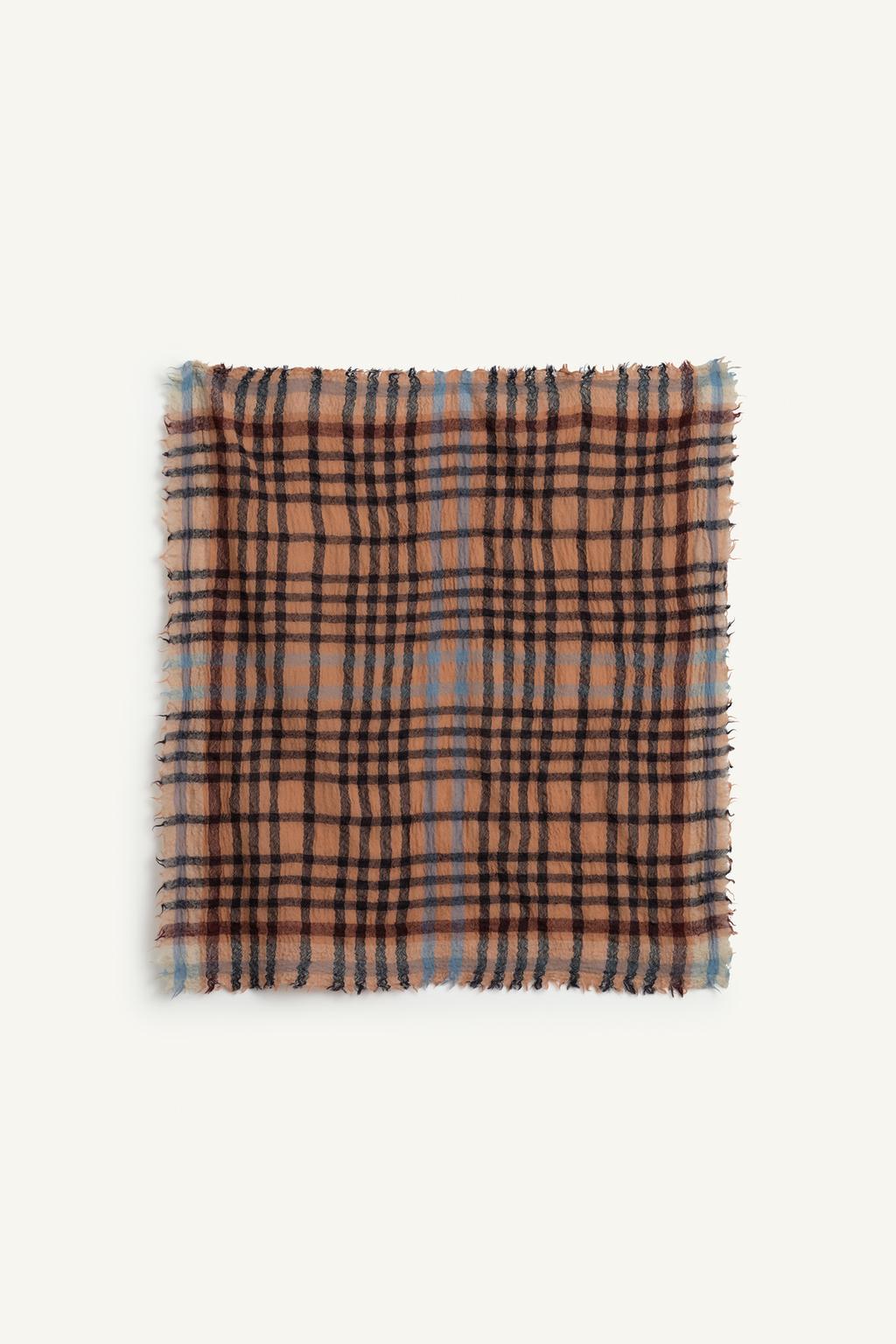 Шарф из легкой шерсти