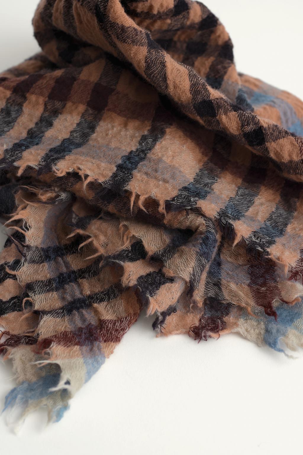 Шарф из легкой шерсти