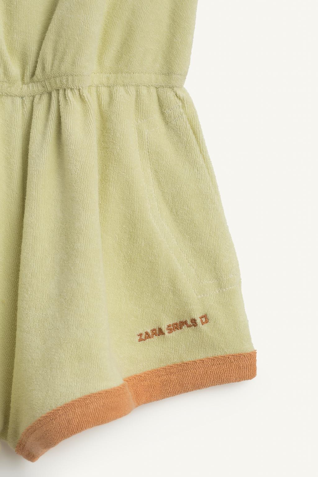 Короткий комбинезон из футера