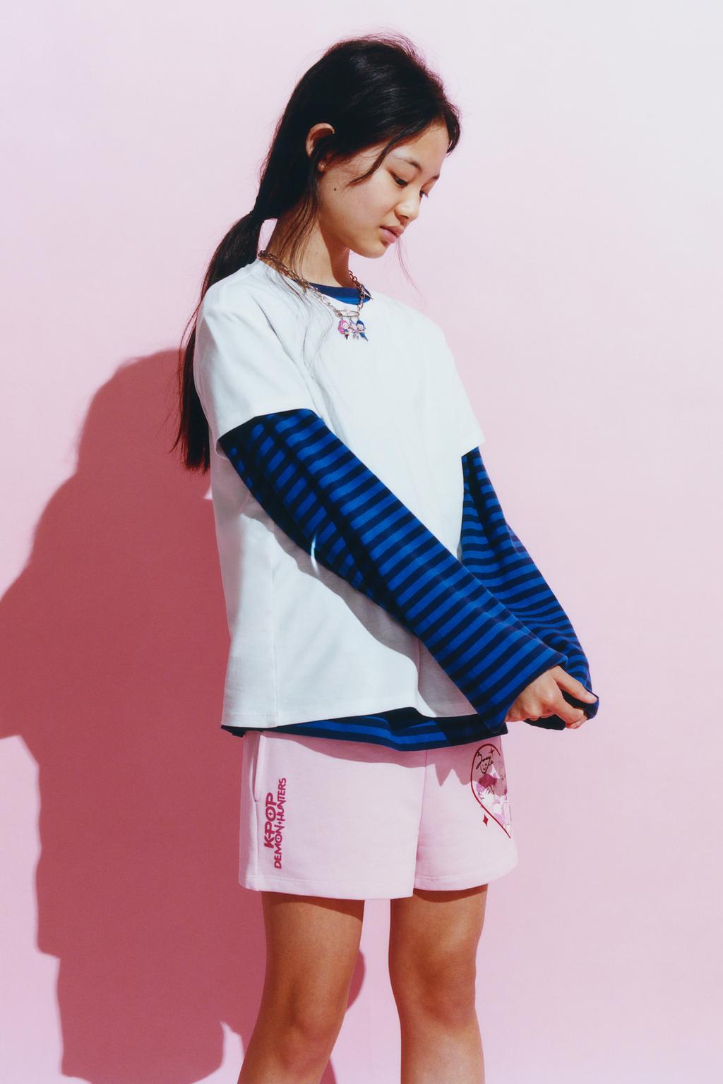 ШОРТЫ-БЕРМУДЫ KPOP DEMON HUNTERS™ NETFLIX ©