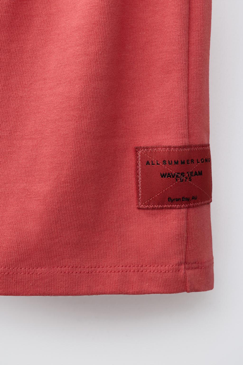 ОДНОТОННЫЙ КОМПЛЕКТ ИЗ ФУТБОЛКИ И БЕРМУДОВ