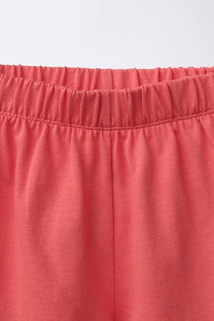 Однотонный комплект из футболки и бермудов