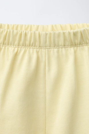 Однотонный комплект из футболки и бермудов