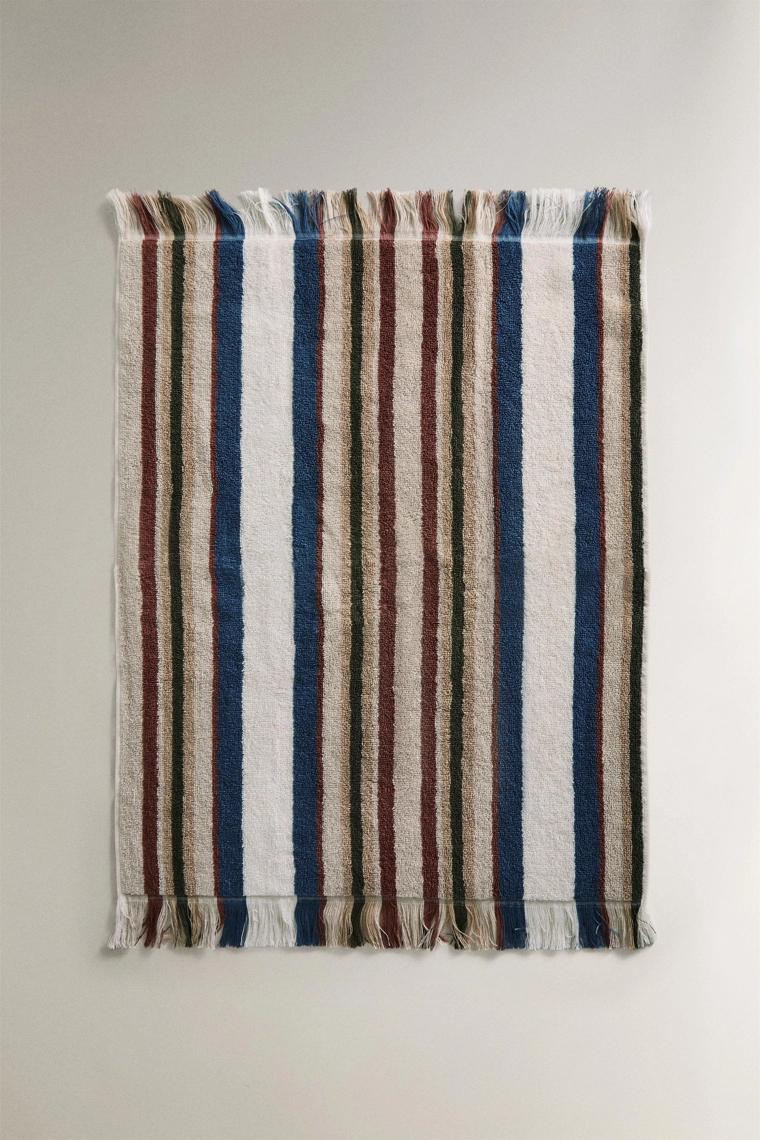 Полосатое полотенце из махрового хлопка