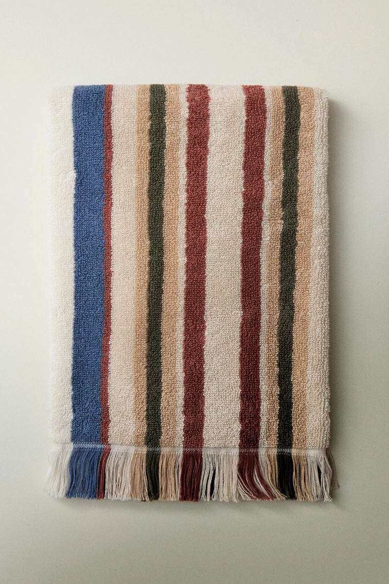 Полосатое полотенце из махрового хлопка