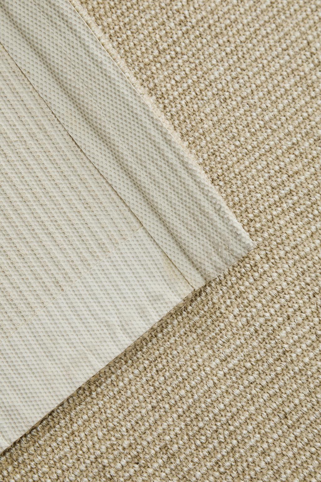 Сизальовый ковер со структурой сотканного полотна