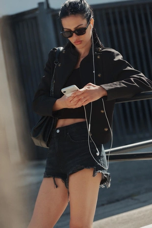 Джинсовые шорты Trf с высокой посадкой и разрывами- Заказать в России